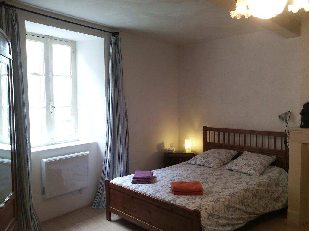 Au Chat Ronfleur Bagnères-de-Bigorre Kamer foto